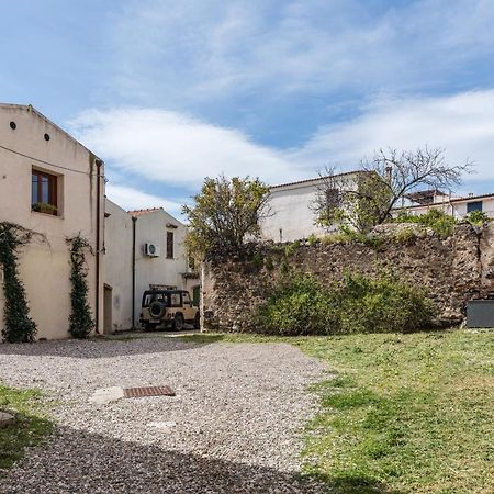 Domo Mea Terra E Domo Mea Chelu - Comfort Nel Centro Storico Di Orosei Exterior foto